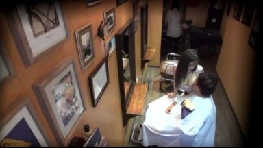 頭だけでなくちんぽもスッキリさせてくれるギャル巨乳美容師がたまらんｗｗのthumbnail