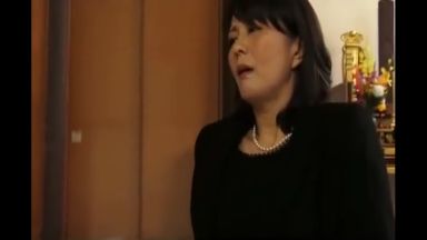 未亡人妻が夫を思いだしアソコを濡らす。黒パンスト熟女オナニー動画！のthumbnail