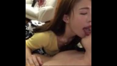 【妖艶・三十路セレブ妻】旦那を忘れて自宅で不倫撮影！男優に積極的に交わる淫乱若妻のthumbnail