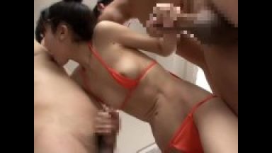 かわいいマイクロビキニ姿で貧乳ガリガリ華奢スレンダー美脚逆3Pエッチして乳首舐め手コキ痴女お姉さんのthumbnail