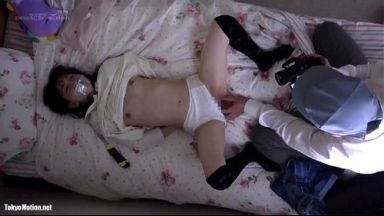 ガチでヤバいやつ…JCみたいな小柄ミニマム低身長貧乳童顔ロリニーハイガムテープ口塞いでレイプのthumbnail