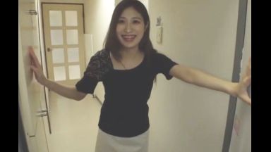 ♥街角ナンパ「お家でSEXしませんか？…えっ…♥」どうぞ…おじゃまします…素人宅でハメ撮りしちゃったのthumbnail