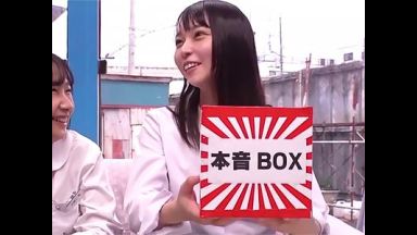 【マジックミラー号×JK】修学旅行で東京に観光にきためっかわ女子高生さん土産で釣られてしまいバッコバコ中出しされたったｗｗｗのthumbnail