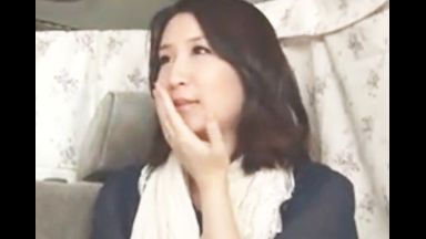♡子持ち奥様に中だし「下着見せて貰えませんか？…♡」おっぱいも…オマンコも…えっ中出しドぴゅぅぅぅぅぅのthumbnail
