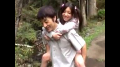 《素人×小〇生》ツインテＪＳロリ娘が父親と山道を散歩した後、近親相姦ＳＥＸしちゃうヤバイやつ!!のthumbnail