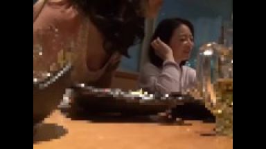 【熟女ナンパ】年季の入ったおばさんをナンパで連れ込みホテルで人妻寝取られ不倫人妻！酔っ払い巨乳熟女エロすぎのthumbnail