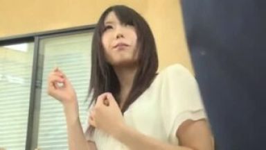 ♡スゴい…スレンダー：パンチラ♡人妻…イヤらしい…媚薬で性欲暴発しちゃうH動画「あぁぁっイクぅぅぅあっぁぁぁ♡」☆巨乳☆のthumbnail