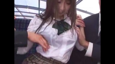 【JKレイプ】びしょ濡れ巨乳女子高生がバスの中で集団痴漢レイプ!変態親父たちの生ハメ大量ぶっかけでザーメン肉便器化決定wのthumbnail
