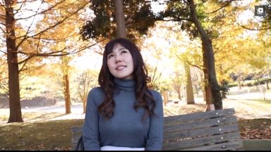 【ＡＶ出演・欲求不満妻】夫婦仲は悪くないけど夜が寂しい！チンポと金玉をしゃぶってハメ撮り、熱いザーメンを浴びて女の喜びを感じる！のthumbnail