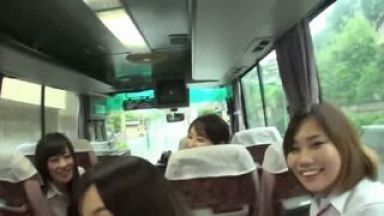 ☆黒髪♥みんなで見よう…バス＠フェラ♥ロリを観ようよ…女子校生の淫乱エロ動画x抜ける動画のthumbnail