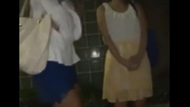 ♥夜道に歩いてた清楚とビッチ少女ナンパ…隣同士で中出ししちゃい絶倫おまんこ…喘ぎ声を聞きながらイキ果てちゃうのthumbnail