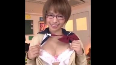 メガネJKと教室で着衣セックス いつもより締まってる？のthumbnail