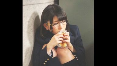 ★眼鏡少女★喪女★絶倫！SEXしよう…処女※処女喪失！篠崎みおで欲情しちゃうし…制服で欲求不満解消エロ動画「もうダメよ…ダメダメ！」NTRのthumbnail