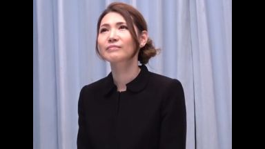 (あなた…許して…)喪服の熟女人妻未亡人が久しぶりの勃起チンポに騎乗位で激しく腰を振ってしまう不倫セックスで生ハメ中出し！のthumbnail