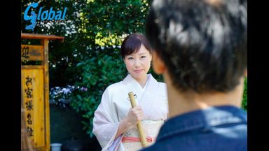 熟女でスレンダーな美乳の義母と旅館や温泉で中出しのセックスのthumbnail