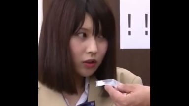 ☆ドラッグ☆女子校生☆潮吹き☆立バック☆美咲かんな♥これこれ…レイプx教師♥美咲かんなが好きなの…JKで欲求不満解消エロ動画→イラマチオのthumbnail