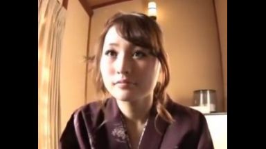 旅館で美人系ギャルにフェラしてもらって最後は口の中に濃厚精液を大量発射!!のthumbnail