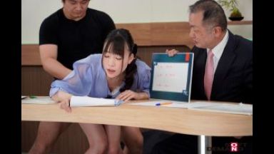 【富田優衣】番組本番中にハメられる///我慢できずにイキまくり大量ハメ潮しちゃう///のthumbnail