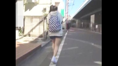 ♥「隠れ巨乳で猫背の娘に背骨矯正でチンポ挿入…えっ何で？…」子宮まで当たる巨根でエビぞり強制のthumbnail