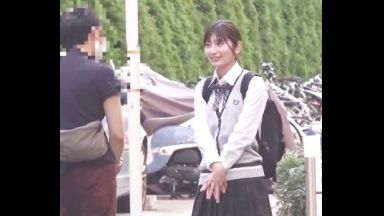 ♡部活帰りの野球部マネージャのお小遣い稼ぎ「ディルド1cm挿入する度に1万だよ…生チンポもあるけど…どう？♡」のthumbnail