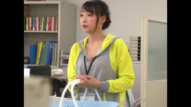 『やめてください…』ストレッチ講師の美女お姉さんのエロボディを図書館で責める⁉声我慢セックスの羞恥プレイ！【蓮実クレア】のthumbnail