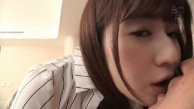 カメラ目線ベロチューOLのご奉仕手コキフェラ抜きで昇天間違いなしのthumbnail