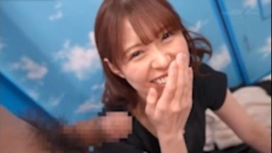 〚マジックミラー号〛　「本当だ、半勃起って感じですね」硬いチンポが好きなお姉さんは勃起不全チンポを復活のthumbnail