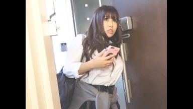 ♡えっマジ「妹まだ帰ってないけど…じゃあお兄さんと中だしSEXしながら待たせて♡」清楚な妹の親友はビッチなヤリマンまんこのthumbnail