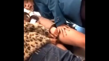 JKが電車で襲われる！相手は男でなく女！？レズ女2人にパンツ脱がされ痴漢される！のthumbnail