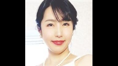 ♥43歳の欲求不満奥様は2本のチンポで性処理しちゃう♥妖艶な身体で垂れ乳、三段腹揺らしながらイキ狂う完熟マンコのthumbnail