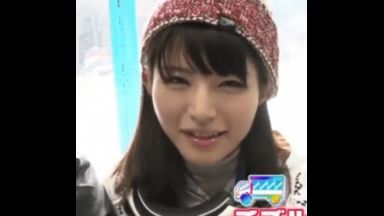 【MM号】マジックミラー号に乗せられたスノボー女子が彼氏が外にいるのに寝取られSEXしてしまう・・・のthumbnail