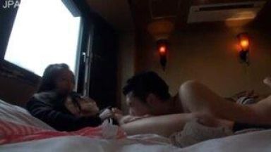 きれいな乳房とエッチなニップルを舌でちろちろとおイタされてしまいくぅん！と喘ぎ声を出してしまうお嬢さん！のthumbnail