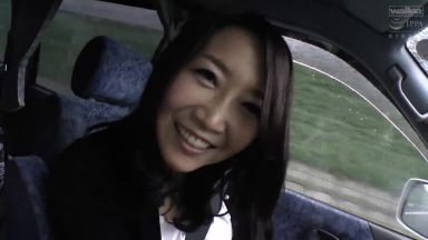 四十路の熟女と楽しい不倫旅行デート！部屋についてすぐパコって寝取られ不倫人妻手コキフェラ抜き！のthumbnail