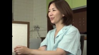 ★ヤリマン★寝取り★ビッチ★痴女！これ観ようね…露出※美魔女！美熟女を観ようよ…NTRのおすすめエロ動画「あぅぅぅぅ…あん！」おばさんのthumbnail