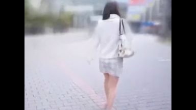 【素人ナンパ】「挿入ってるよぉ！」激カワ美女に素股懇願してご奉仕中に生挿入！絶倫ピストンで突きまくり種付け射精！のthumbnail