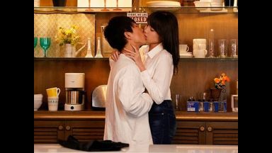『キス…教えてあげようか？』バイト先で欲求不満な美女人妻の愚痴を聞いていたらエロエロ不倫関係に！【バイト先NTR】のthumbnail
