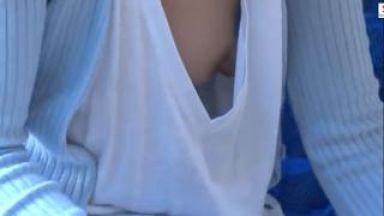 ゴミ捨てに来たお姉さんの胸チラのthumbnail