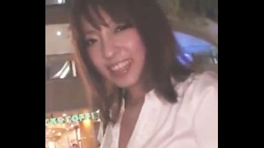 ！！待てが出来ない女達…飢えたおマンコは車の中でチンポ欲しがって我慢の限界！！あぁぁぁっぁぁ欲しいの頂戴！！のthumbnail