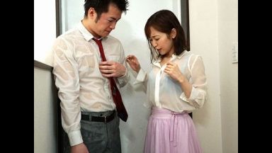 『私…先生だし…』台風の日、帰宅難民の生徒を自宅に招く美女女教師！ずぶ濡れ透けブラに欲情し禁断セックスに！【エロドラマ】のthumbnail