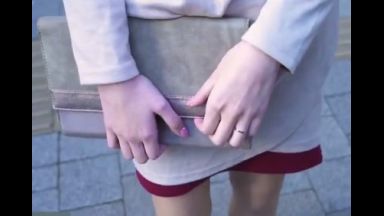 ♡「奥さん…下着見せて貰えませんか…？えっ…えぇっ♡」25歳奥様は欲求不満でチンポ見せると咥えちゃって中出しどぴゅぴゅぅぅっと搾り取っちゃうのthumbnail