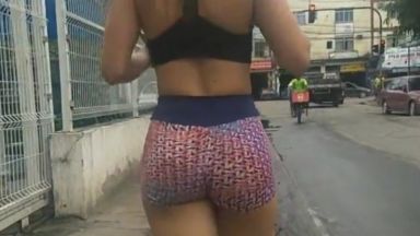 街中でキュートなお尻を見つけたから追いかけまわして盗撮中ｗｗｗのthumbnail