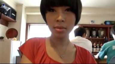 【ニューハーフ】コレを飲んでもらいたいんだけど？自慢のペニクリが着衣越しでも分かるくらいのビンビンにフル勃起してる件のthumbnail