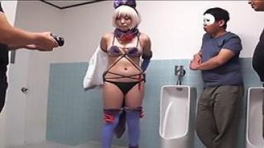 Gカップ爆乳おっぱいの低身長コスプレイヤー！男子トイレに連れ込まれ輪姦ファックされちゃうのthumbnail