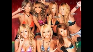 【ギャル集団のシェアハウスで♥】性欲旺盛な美痴女達に股間を責められ勃起したチ〇ポに群がりハイエナスロートされて。。。のthumbnail