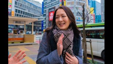 ☆人妻ナンパ☆　４５歳だというとっても上品で浮気なんて一度もした事ない真面目タイプの美人奥さまがとびきりスケベな淫乱メス犬に豹変！平日の昼下がり初めて会った年下のナンパ男にご主人にも触れさせたことがない尻穴に快楽を与え続けられて激しく興奮した欲求不満の人妻が魅せる淫らな姿を見逃すな！のthumbnail
