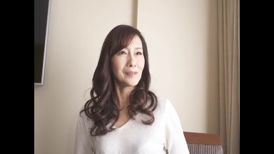 【素人ナンパ】欲求不満の五十路ババアをホテルに連れ込み濃厚セックス！凄テク手マンで快楽堕ちしたマンコに他人棒で中出し！のthumbnail