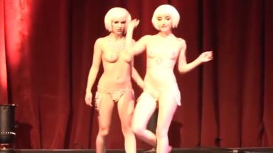 海外の有名なショーパブ「バーレスク」がほぼストリップｗｗｗのthumbnail