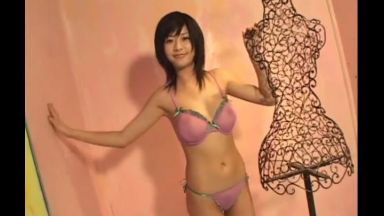 範田紗々 小麦色の肌でナイスバディーな巨乳の美少女のthumbnail