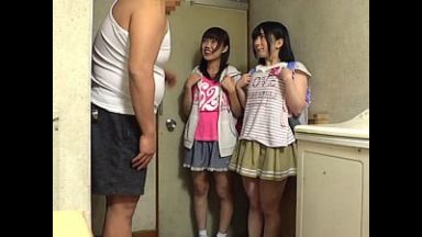 近所の日焼け跡の残る小学生二人とハーレム中出し乱交【夏乃ひまわり 篠崎みお 】のthumbnail