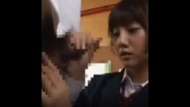 《時間を止める痴女JK》先輩男子を動けなくして、ちんぽをむしゃぶり犯すのthumbnail